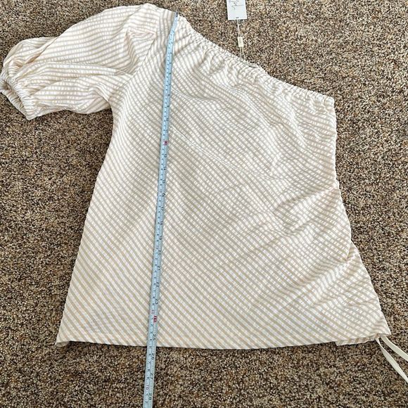 Petersyn One Shoulder Blouse in Almond White Top Size S - Picture 8 of 12